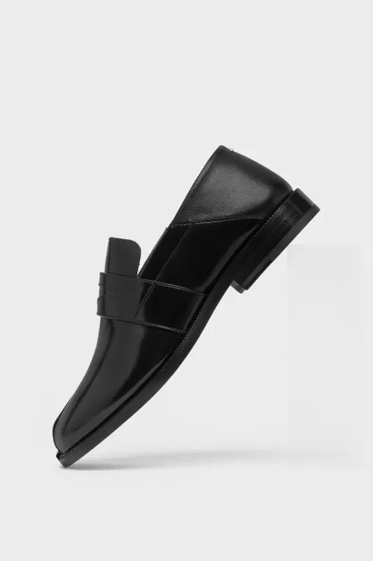 Maison Margiela Womens Black Leather Tabi Loafers Black online